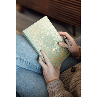 Mom's Story: A Memory and Keepsake Journal for My Family