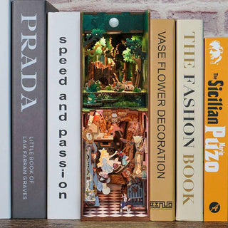 DIY Book Nook Kit | Alice's Adventure | HTQ128