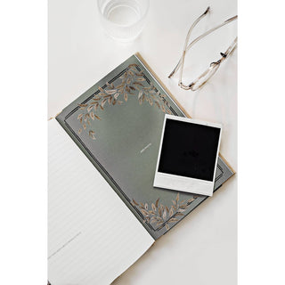 Grandma's Story: A Memory and Keepsake Journal for My Family