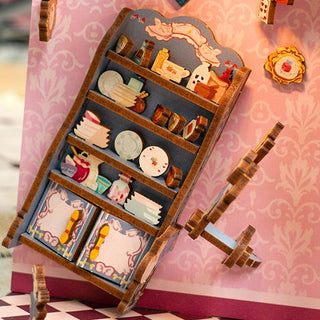 DIY Book Nook Kit | Alice's Adventure | HTQ128