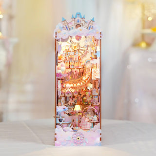 DIY Book Nook Kit: Sweet Dream w/ Dust Cover