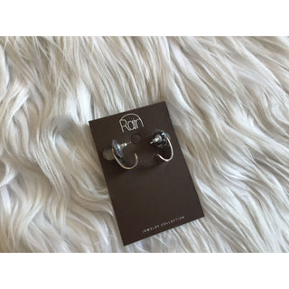 Essential Mini Hoop Earrings | RJ-27