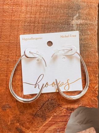 Graduated Oval Hoop Earring