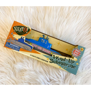 Wind up submarine