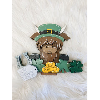 Highland Cow in Basket | Leprechaun St. Patrick’s Day | Wooden Shelf Decor | STP-02