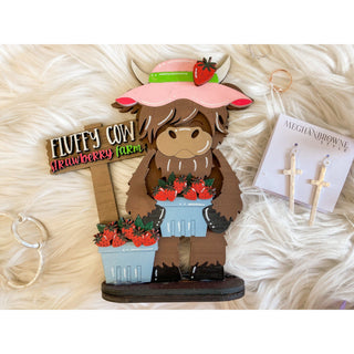 Highland Cow | Strawberry Summer Shelf Decor | HC-04