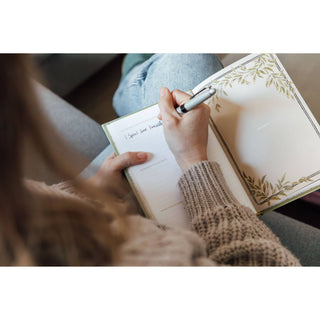 Mom's Story: A Memory and Keepsake Journal for My Family