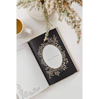 Grandma's Story: A Memory and Keepsake Journal for My Family