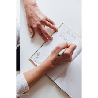 Grandma's Story: A Memory and Keepsake Journal for My Family
