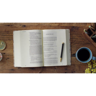 ESV Single Column Journaling Bible®, Large Print, Artist