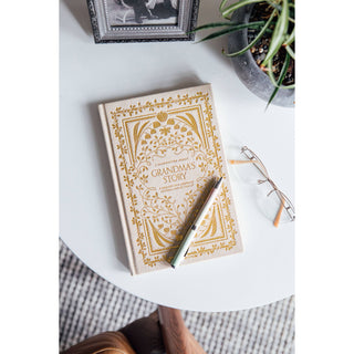 Grandma's Story: A Memory and Keepsake Journal for My Family