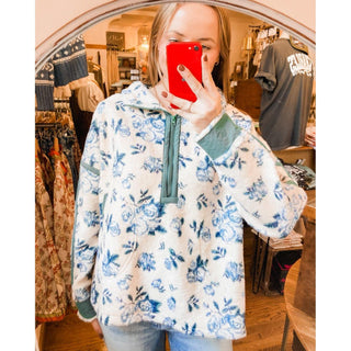 Ivory Floral Vintage Garden Floral Cozy Fleece Pullover | LL-11